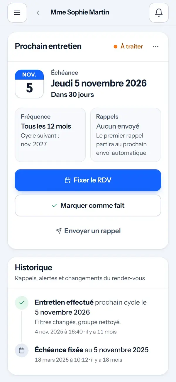 La fiche de Mme Sophie Martin sur le téléphone, à 8 h&nbsp;: échéance le jeudi 5 novembre 2026, dans 30 jours, aucun rappel envoyé.